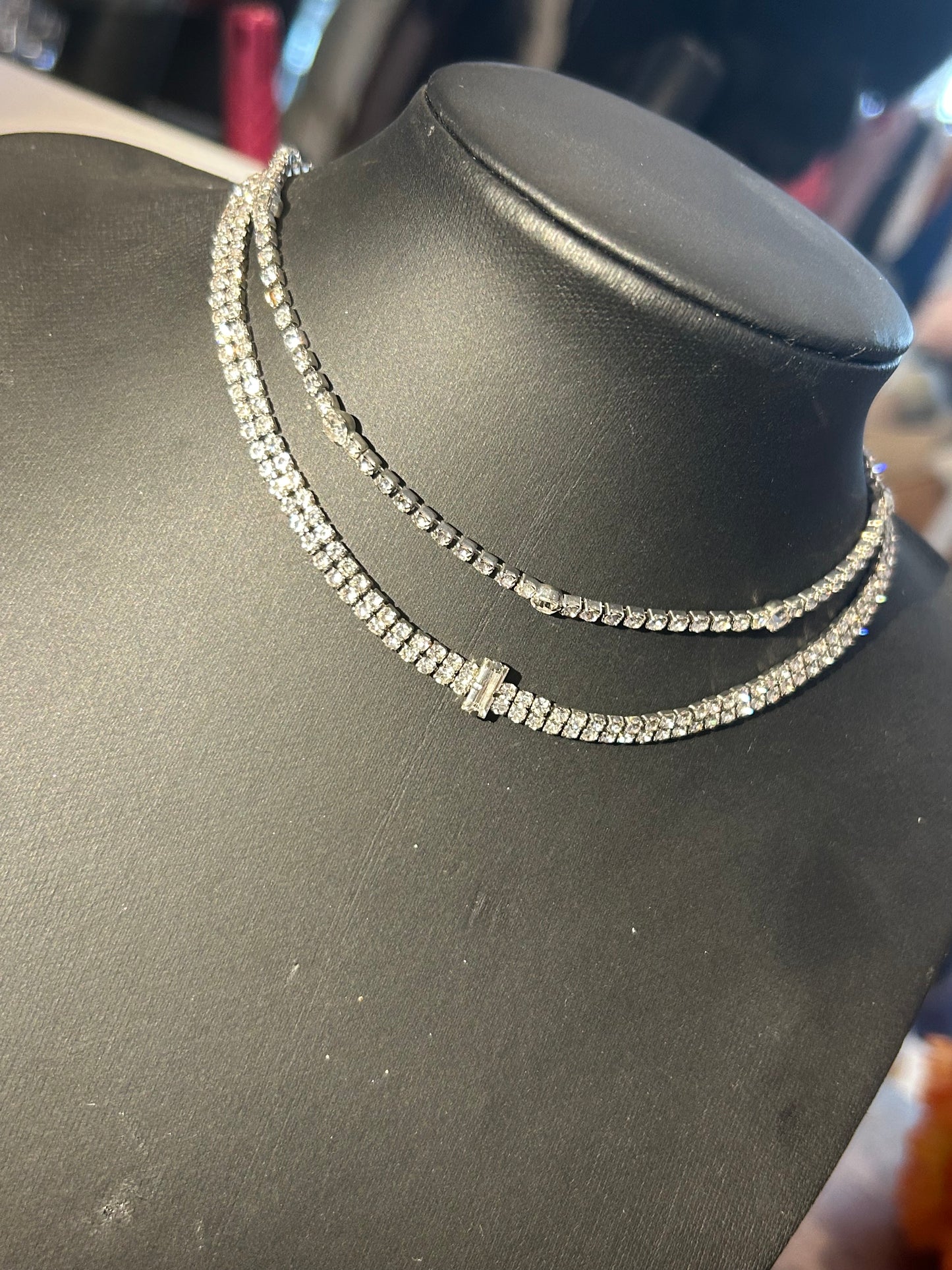 Crystal detailed necklace