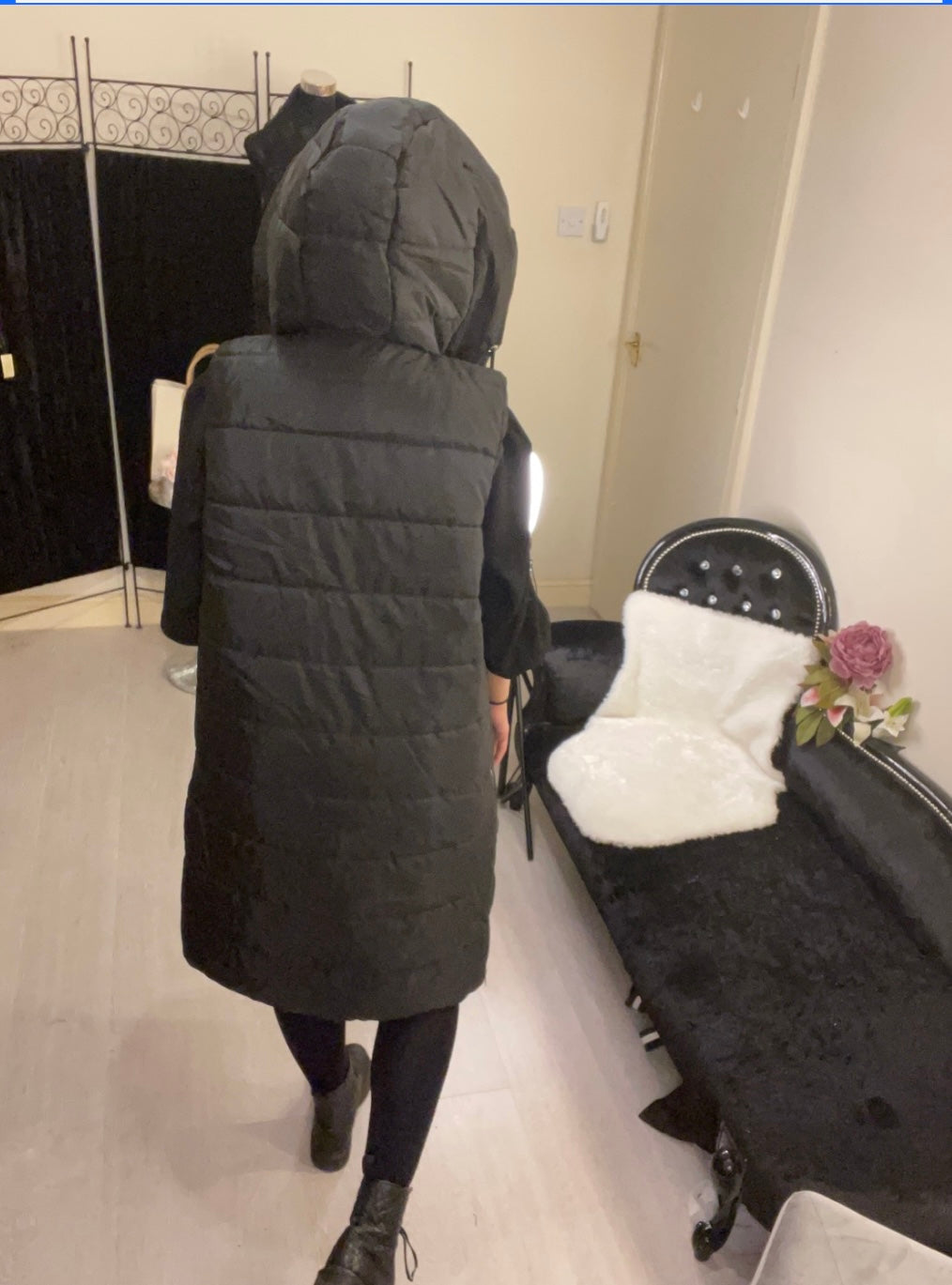 Sleeveless jacket black puffer gillet