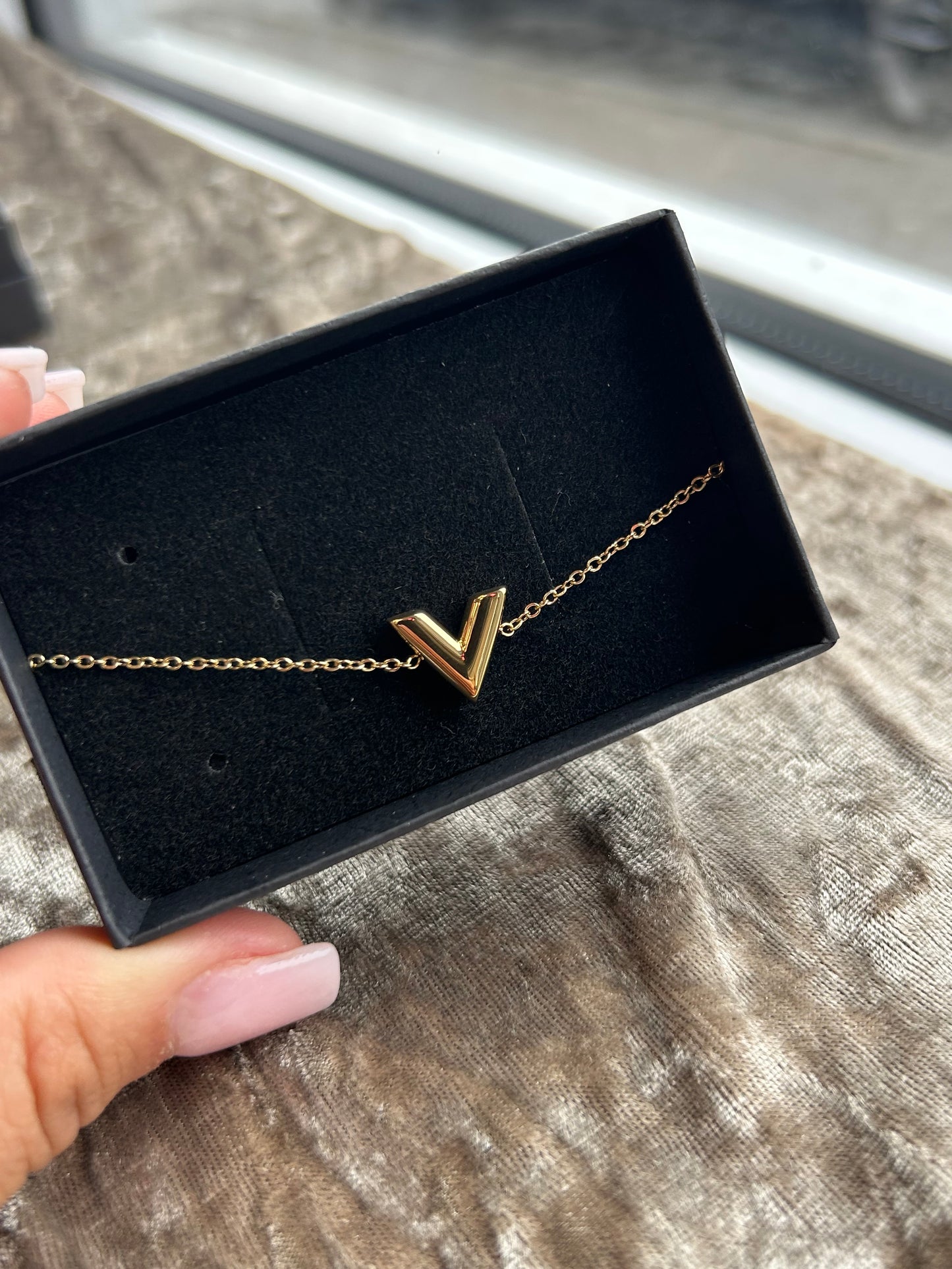 Gold v bracelet