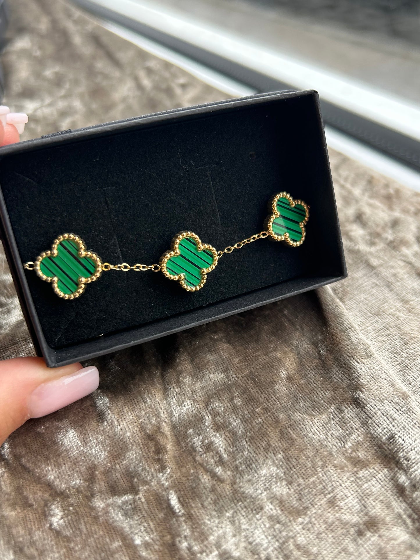 Gold and green clover bracelet