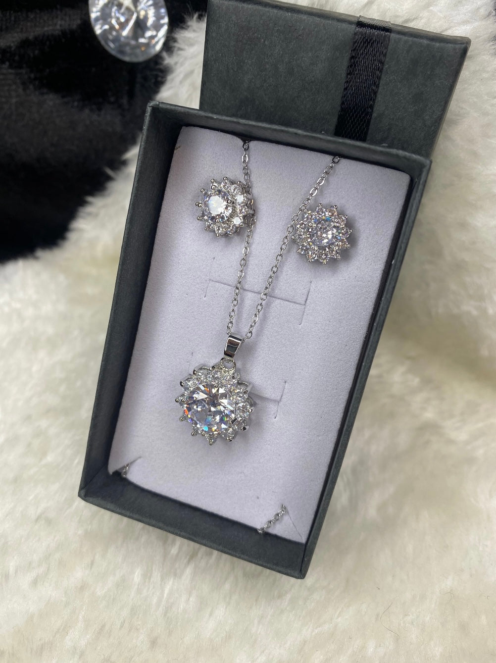 Crystal flower style necklace and earring set