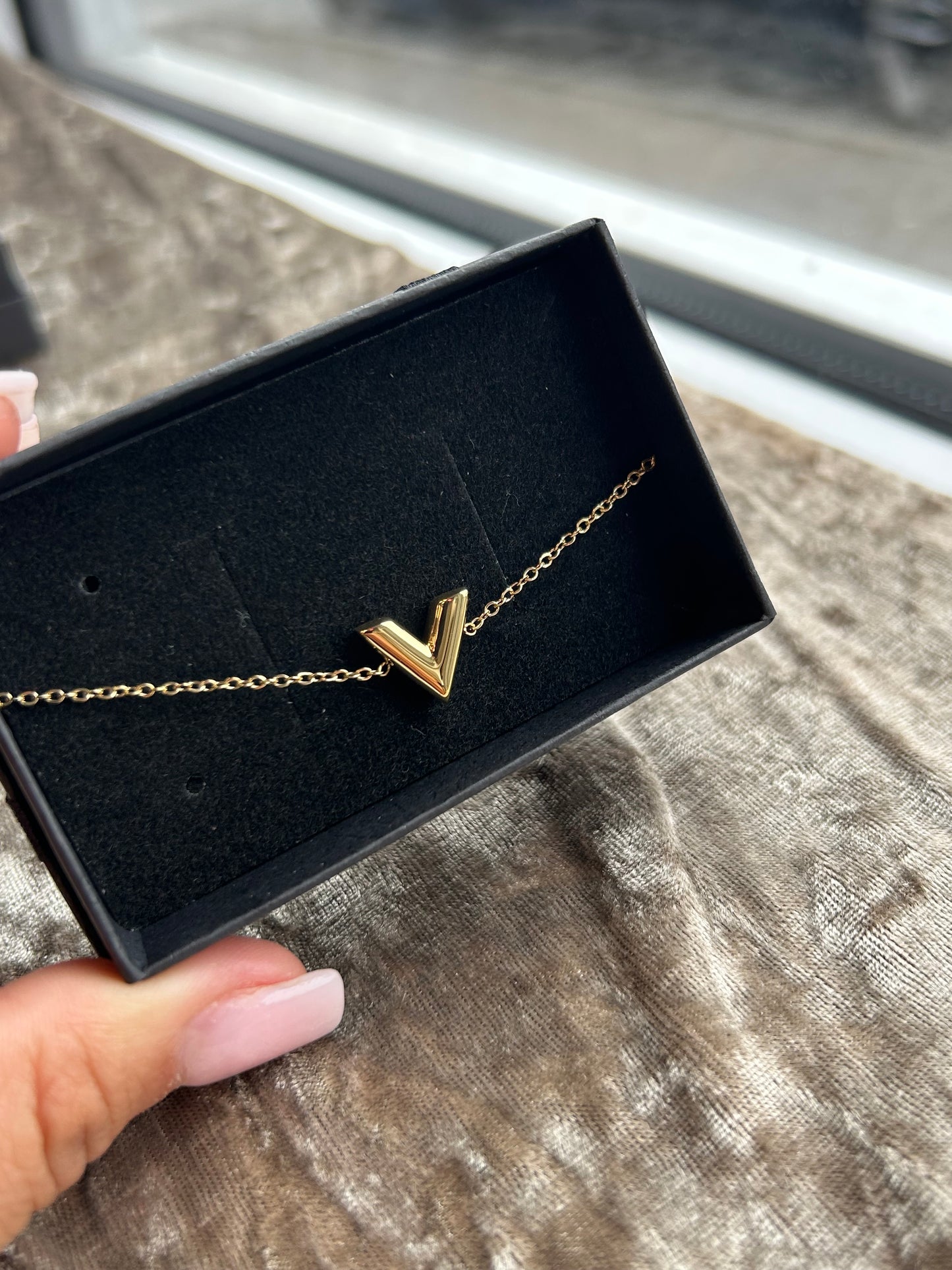 Gold v bracelet