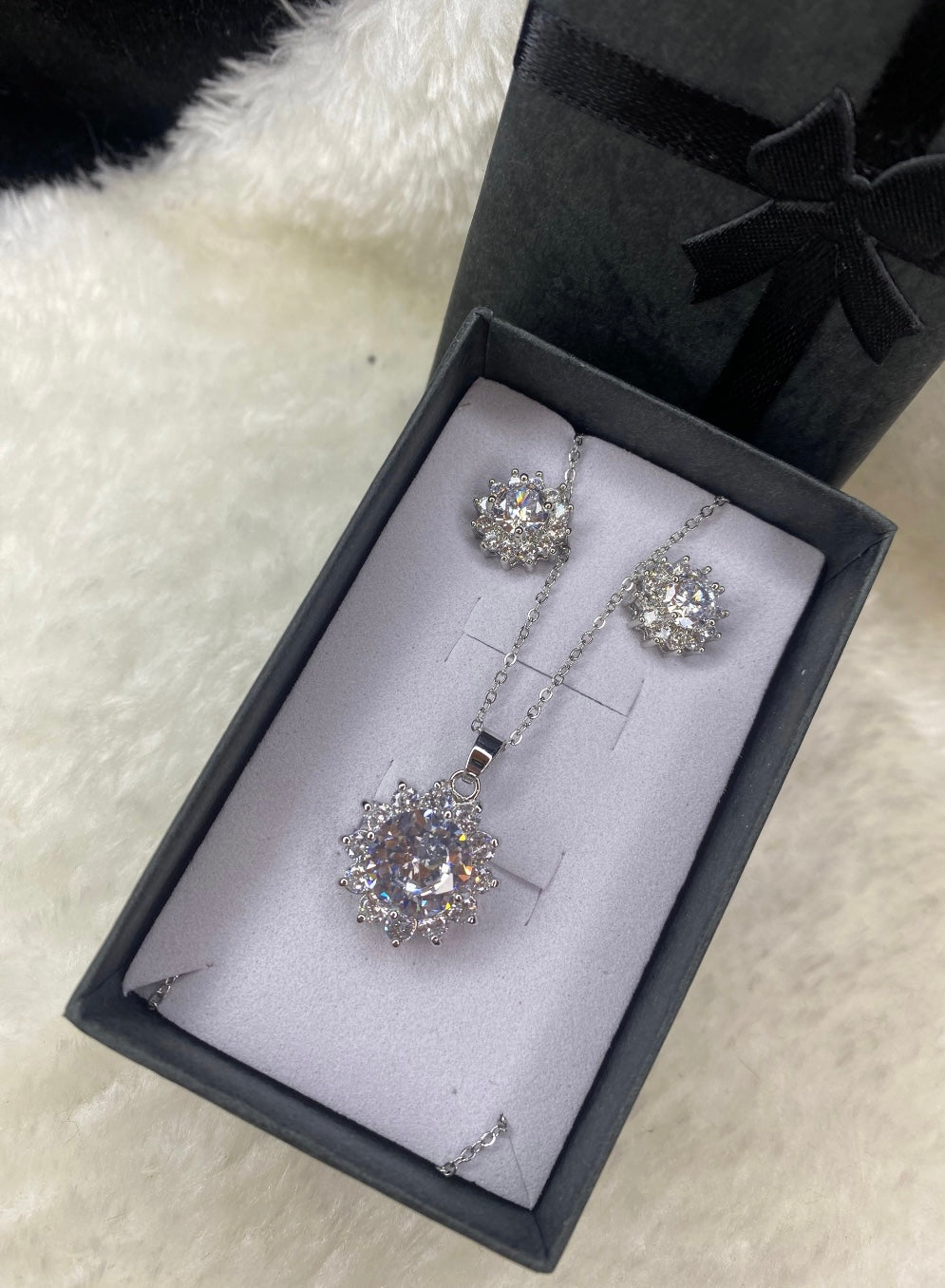 Crystal flower style necklace and earring set