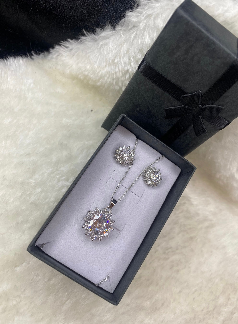 Crystal flower style necklace and earring set