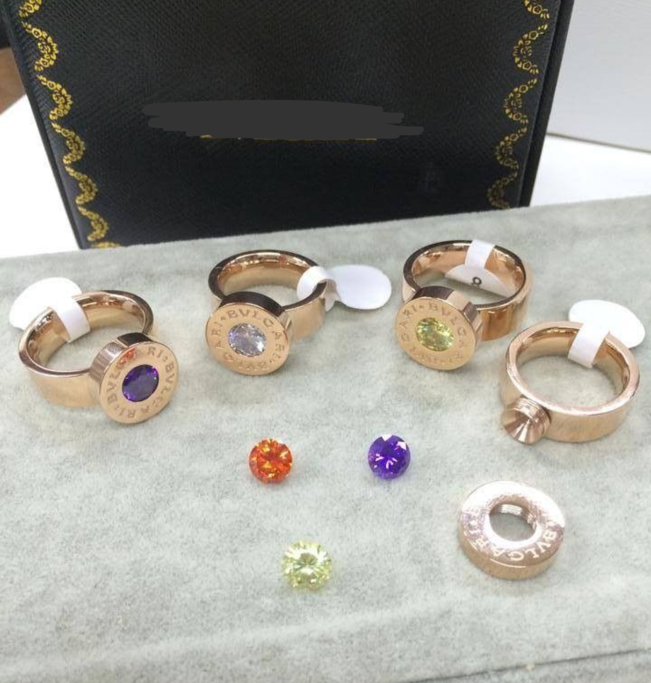 Letter rose gold ring