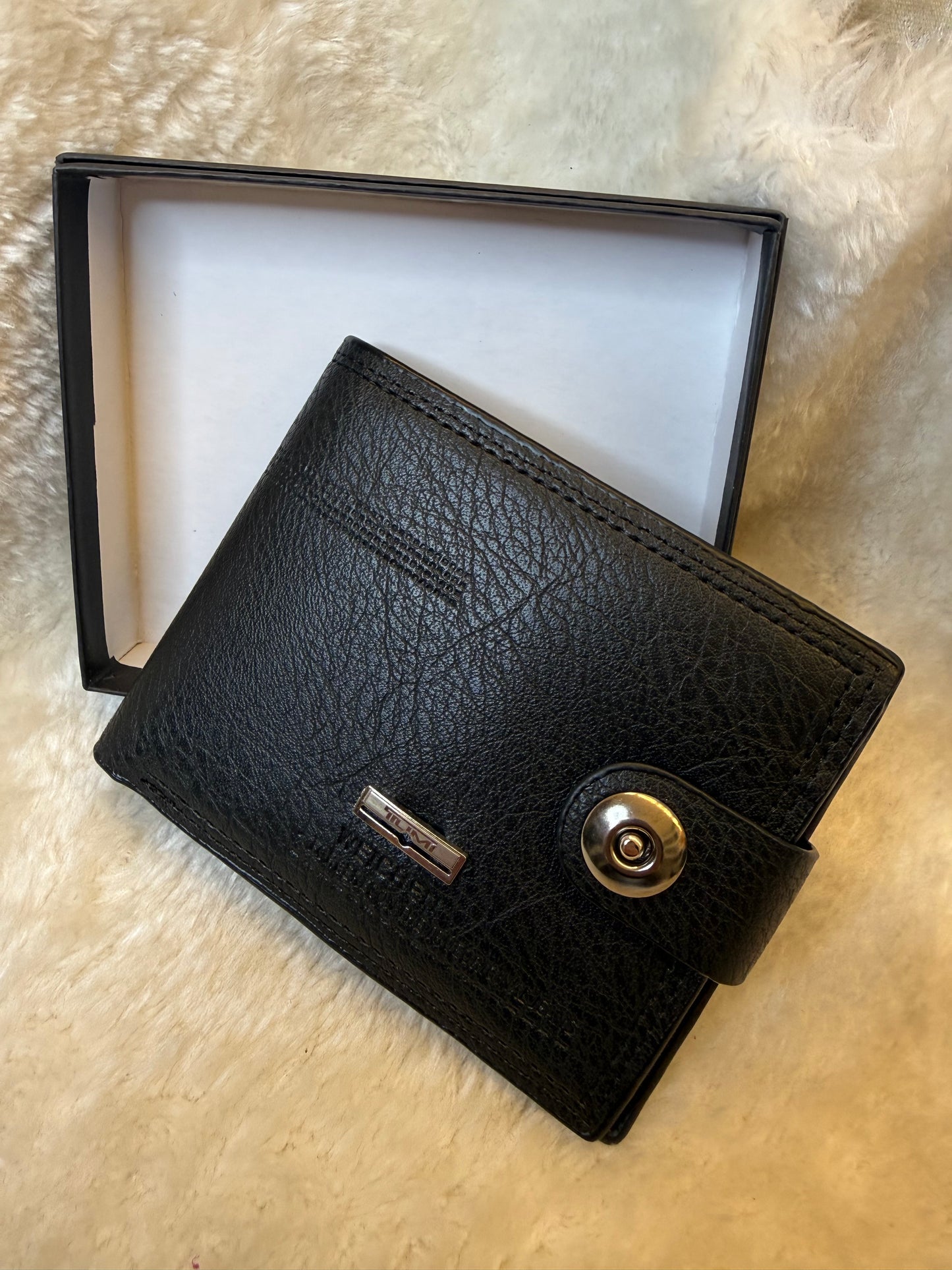 Men’s black wallet