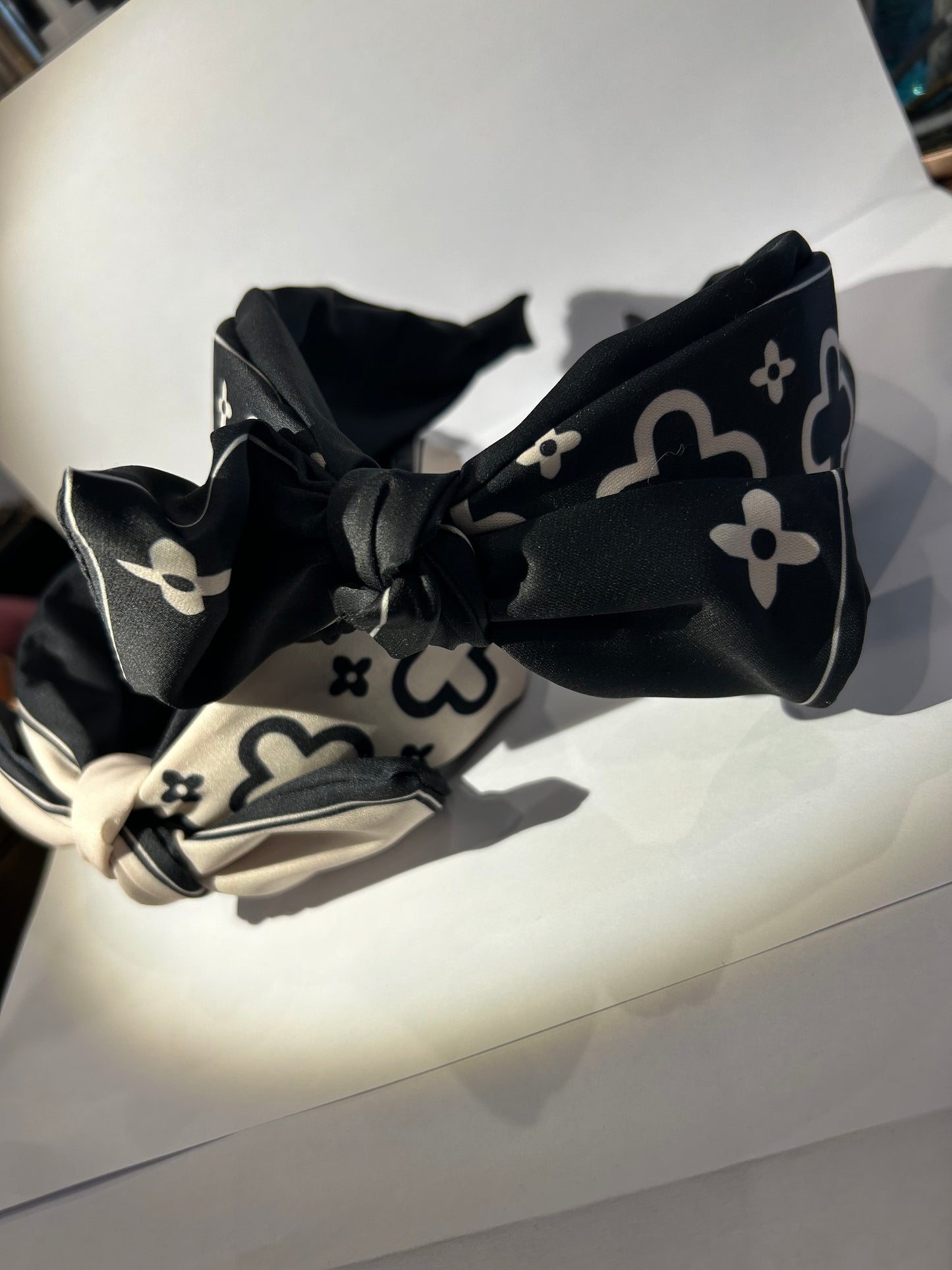 Bow clover headband