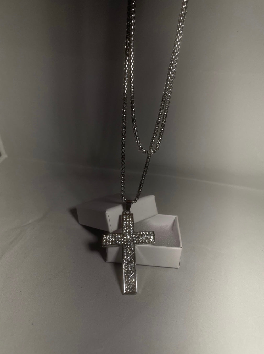 Thick crystal cross