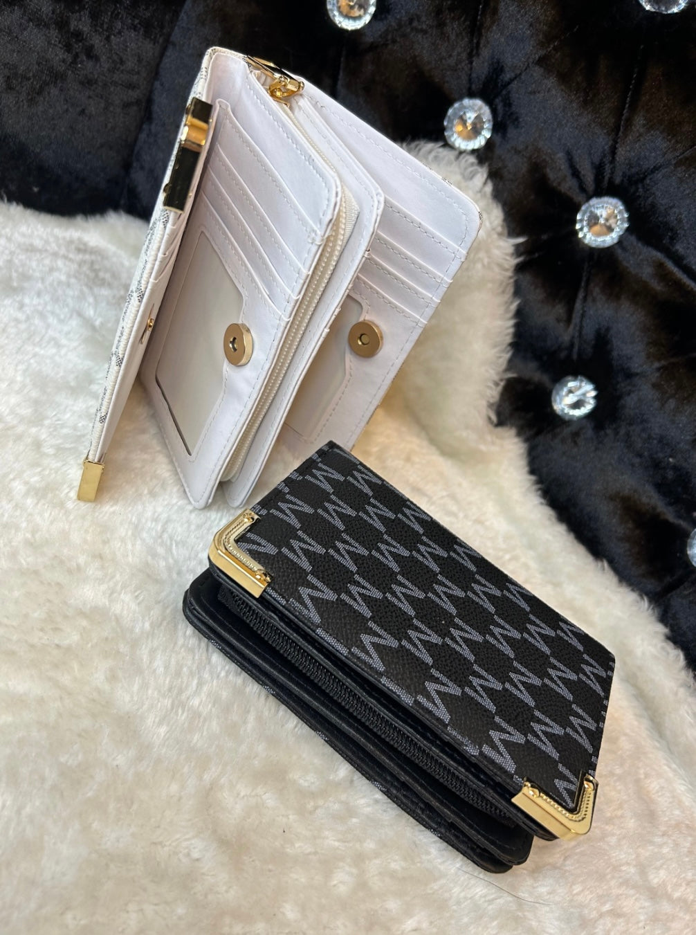 Trendy letter purse