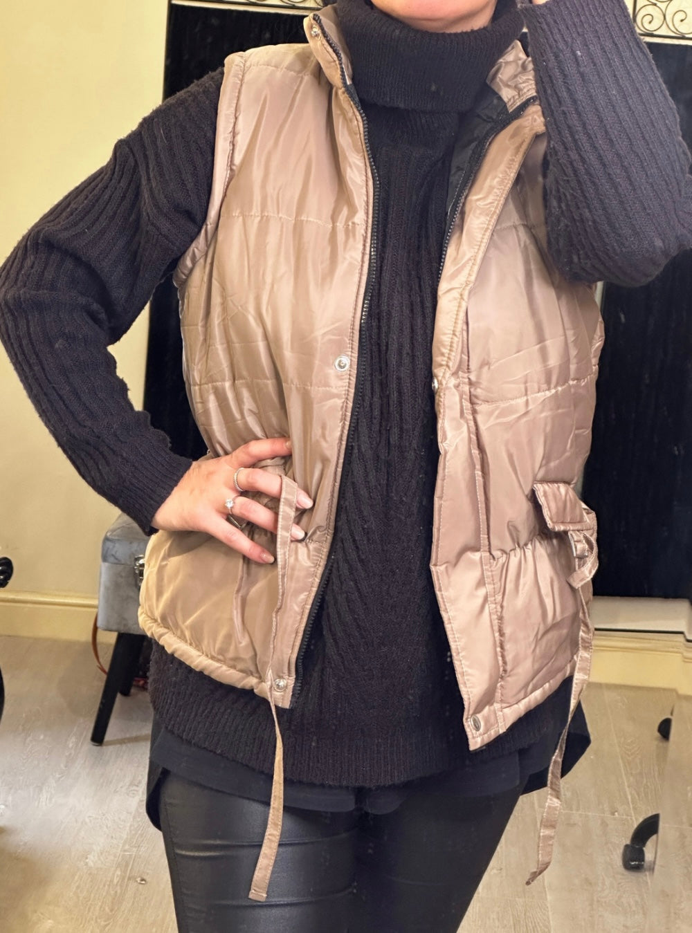 Tassel short gillet khaki, cream, black