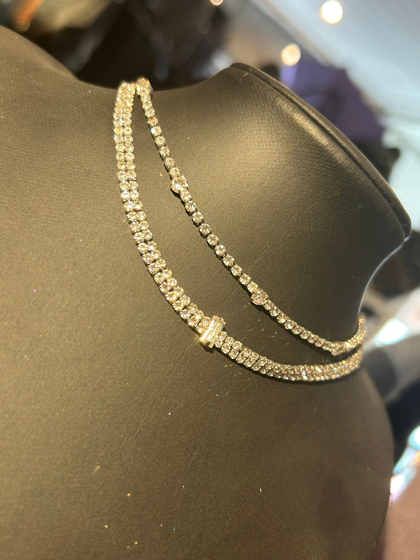 Crystal detailed necklace