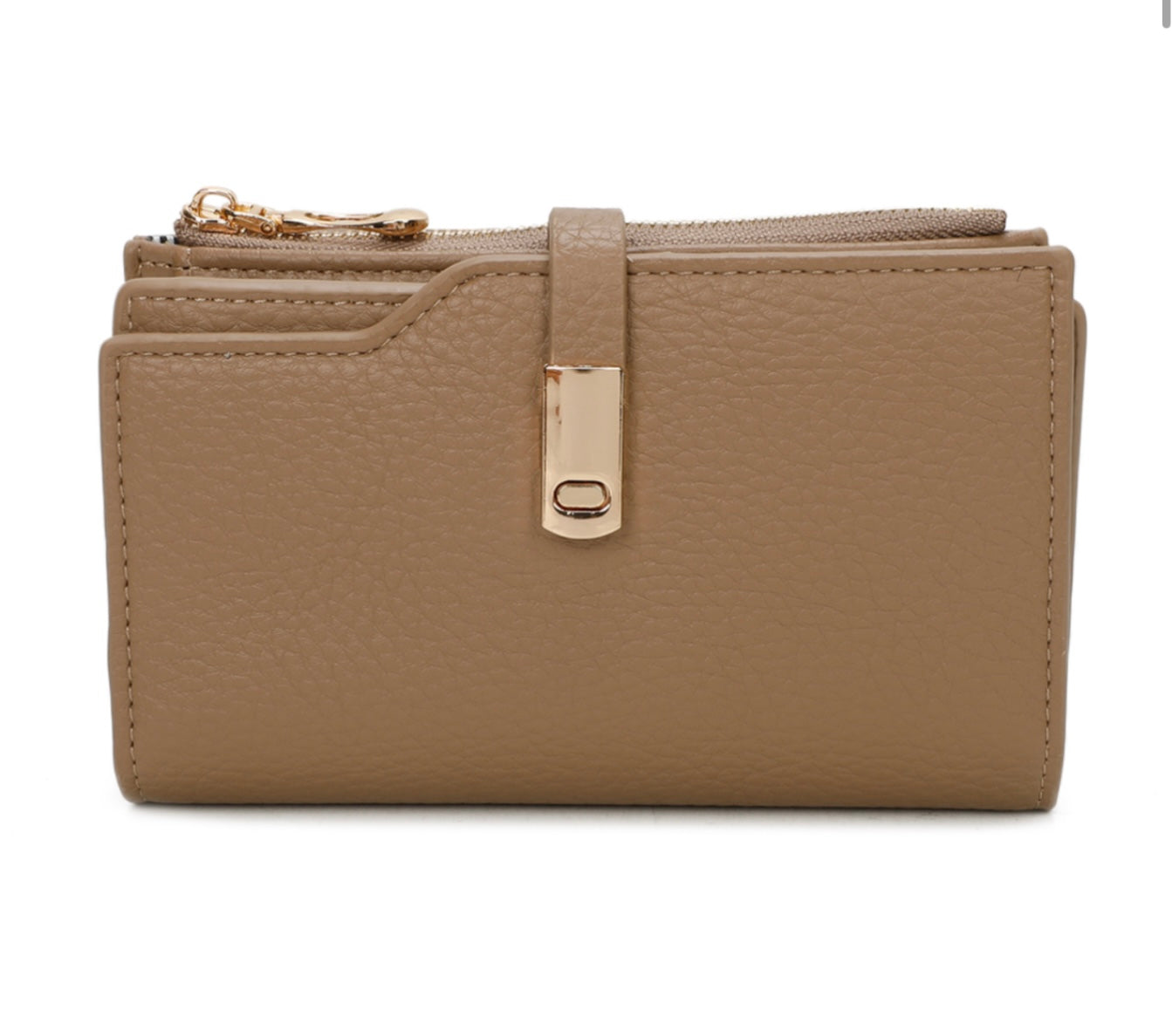 Medium purse with gold buckle detail
