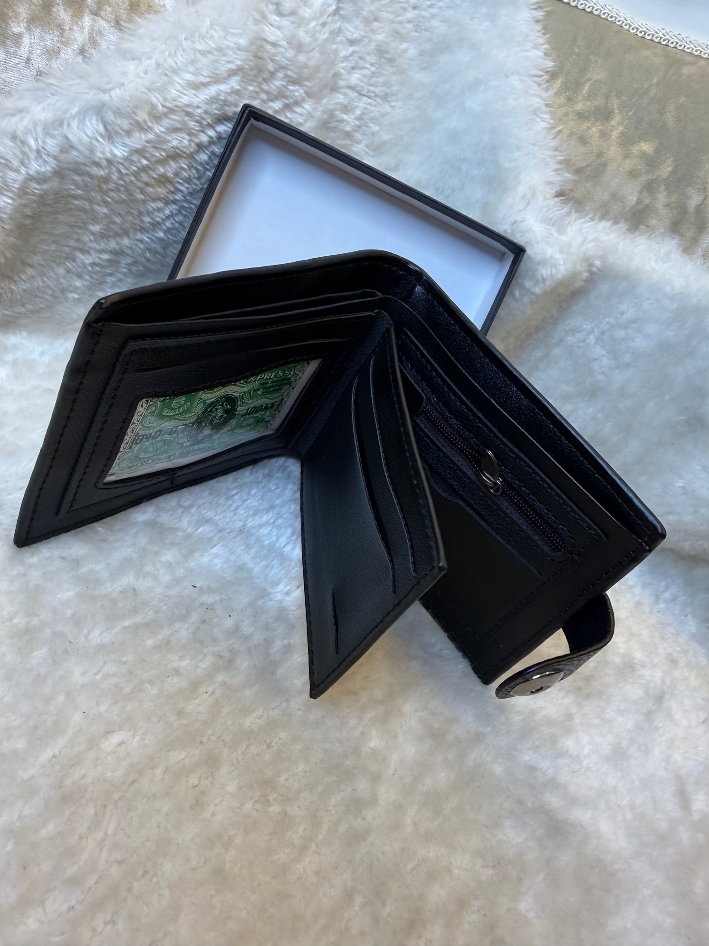 Men’s black wallet