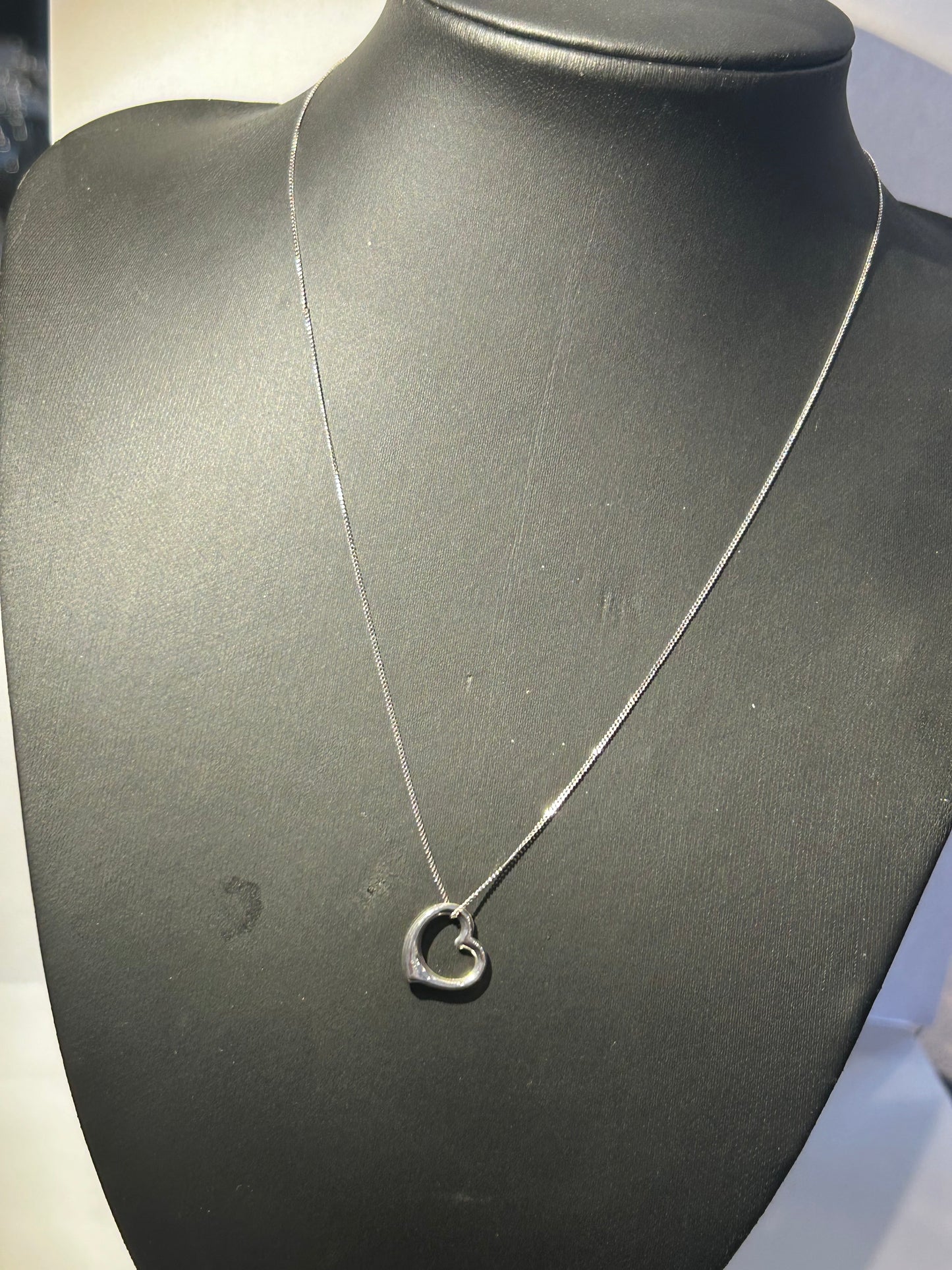 Simple heart necklace