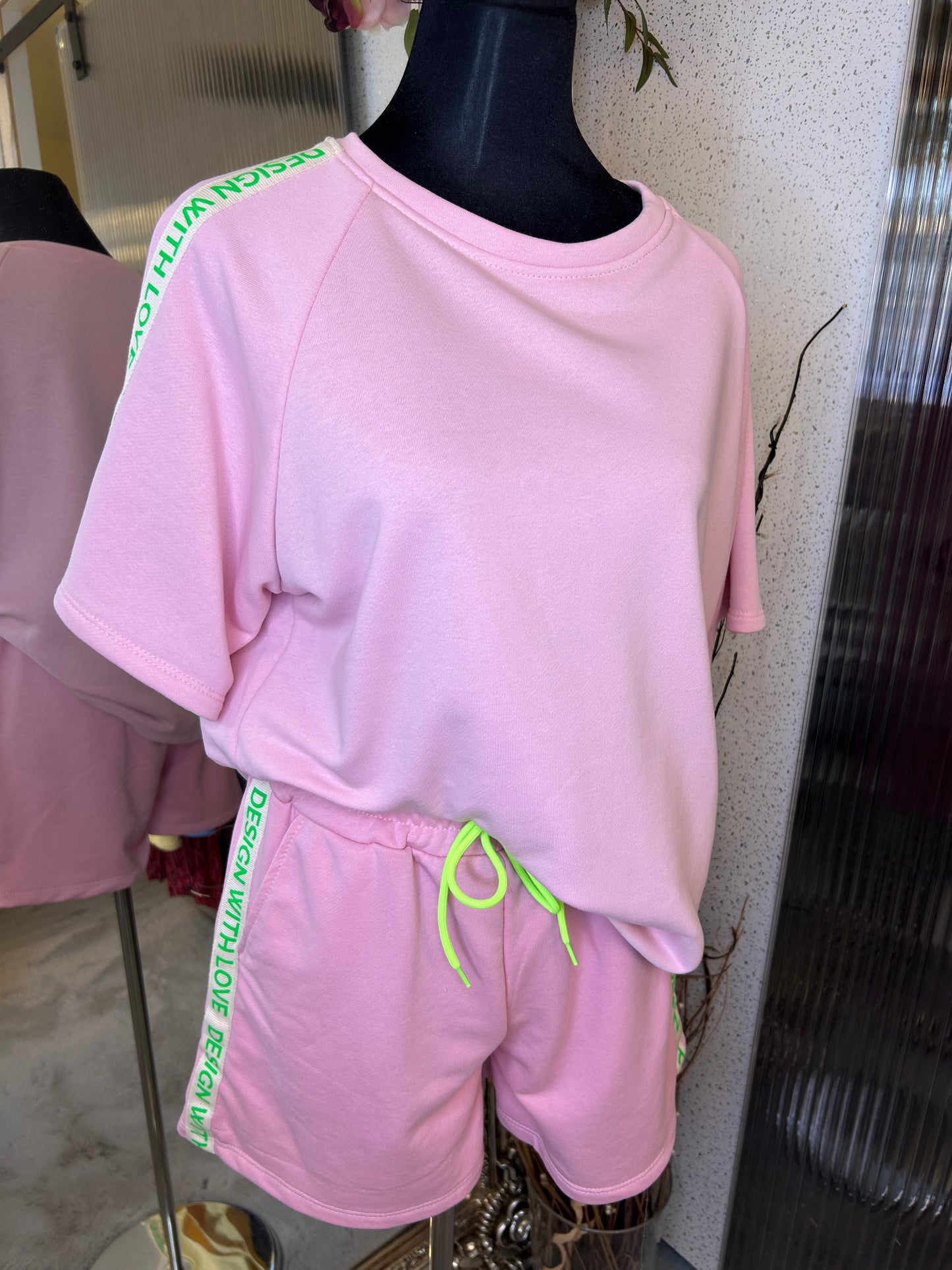 Design with love short set
