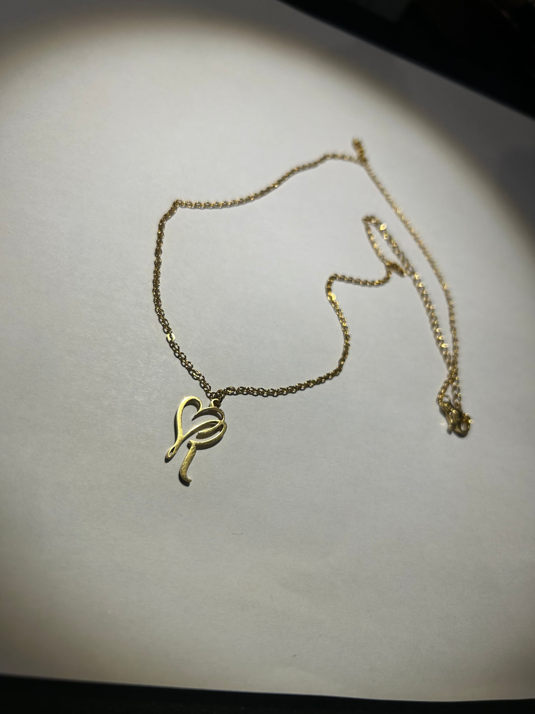 Alphabet letter - R letter heart pendant necklace