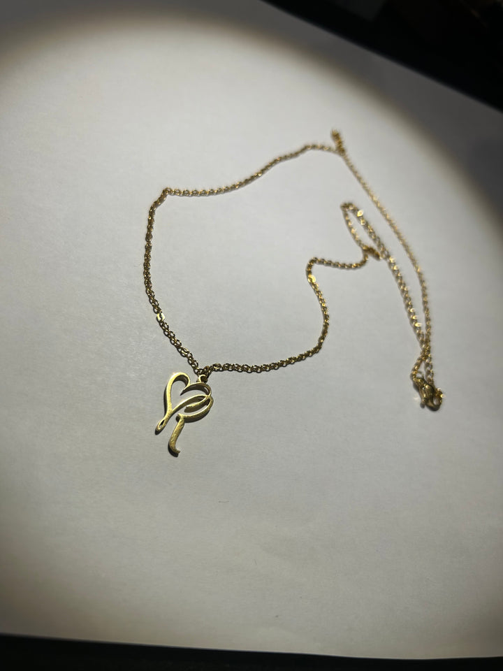 Alphabet letter - R letter heart pendant necklace