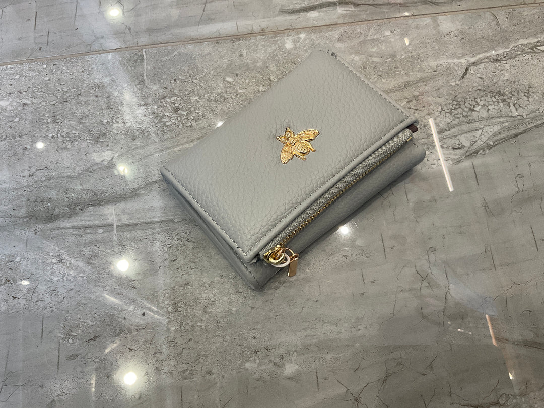 Bee sleeve purse