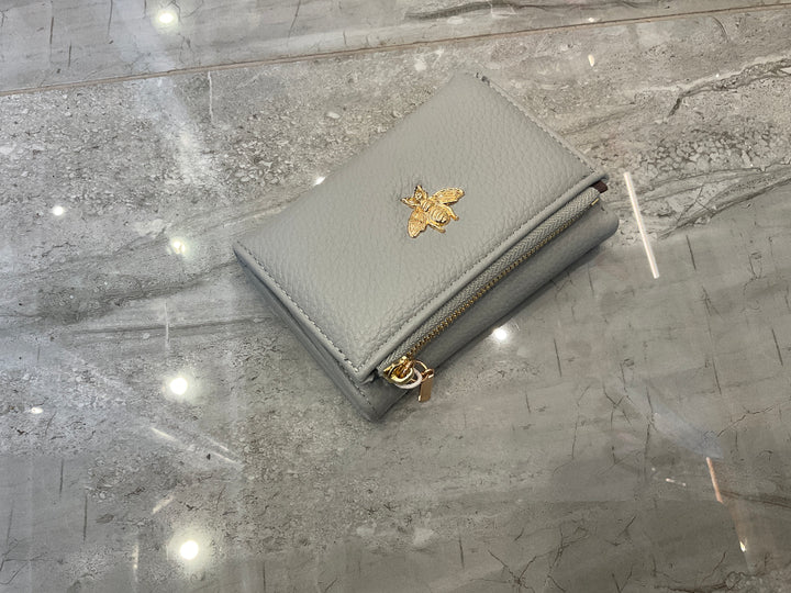 Bee sleeve purse