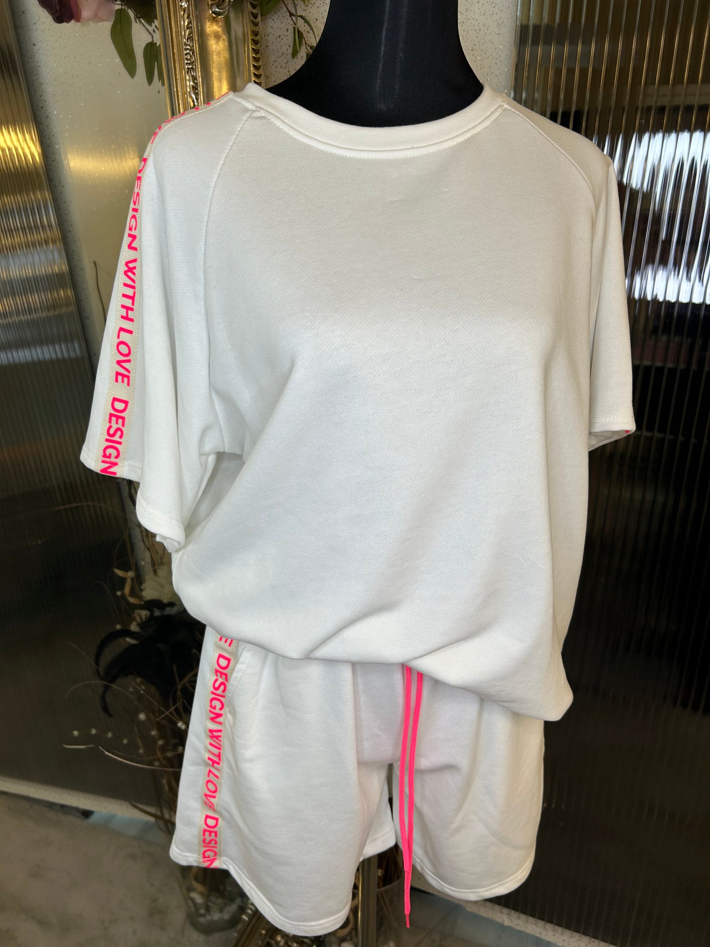 Design with love short set