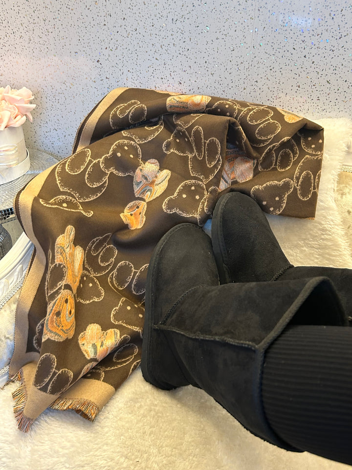 Women’s boot and scarf bundle set, cosy winter outfit with boots and matching scarf
