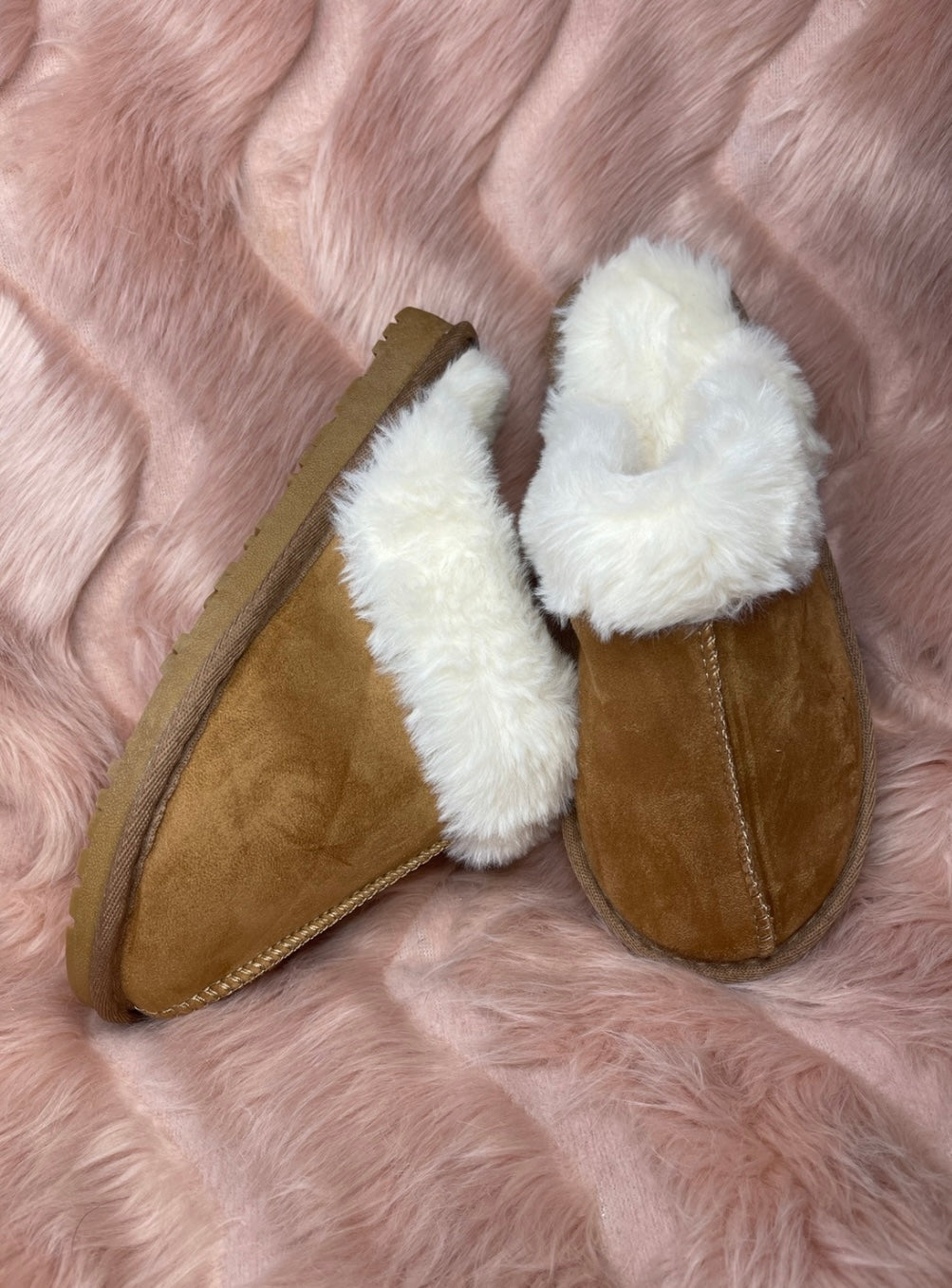 Brown faux fur women’s slippers 