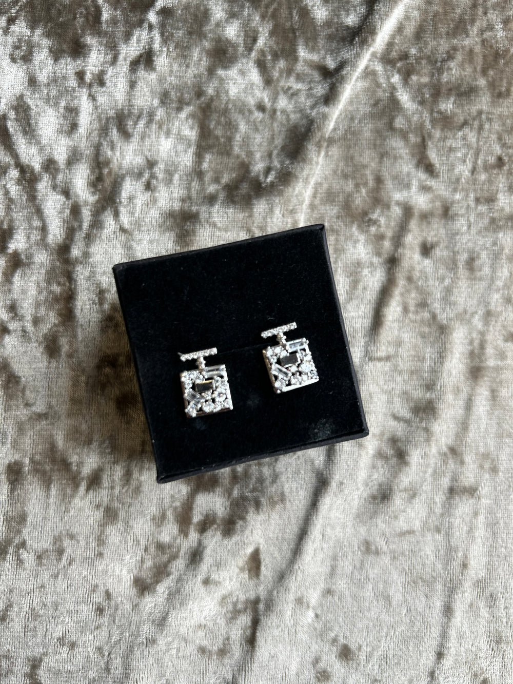 Bottle shaped crystal silver stud earrings 