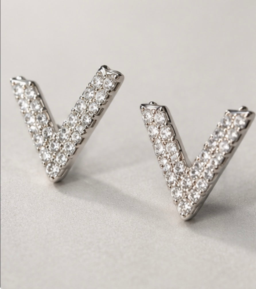 Pair of silver crystal V-shaped stud earrings 
