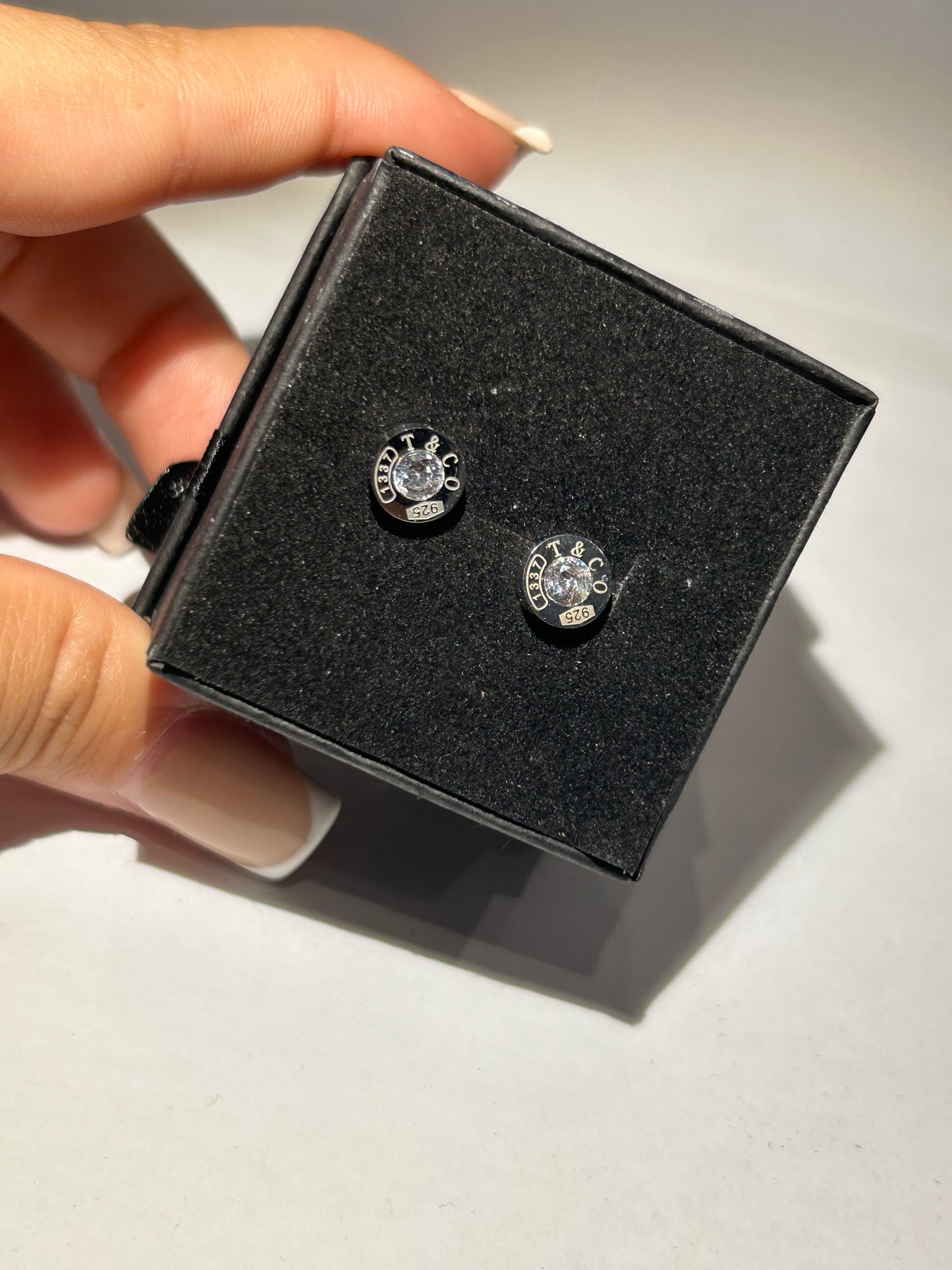 Small stud crystal earrings