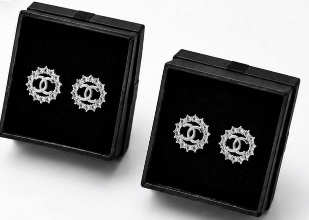 Silver crystal halo stud earrings 
