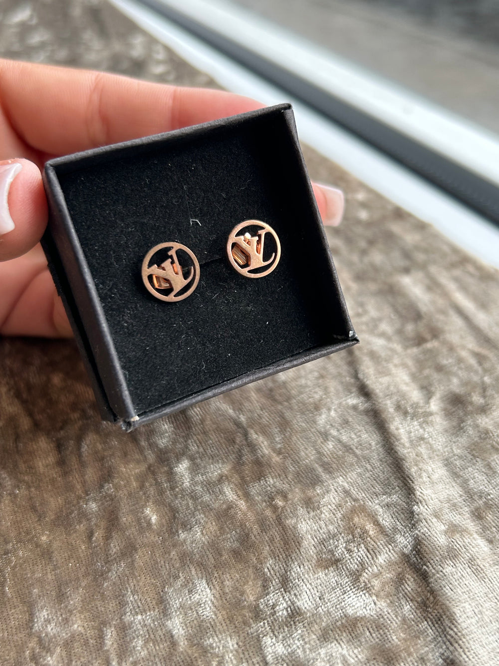 Circle rose gold outlined letter earrings 