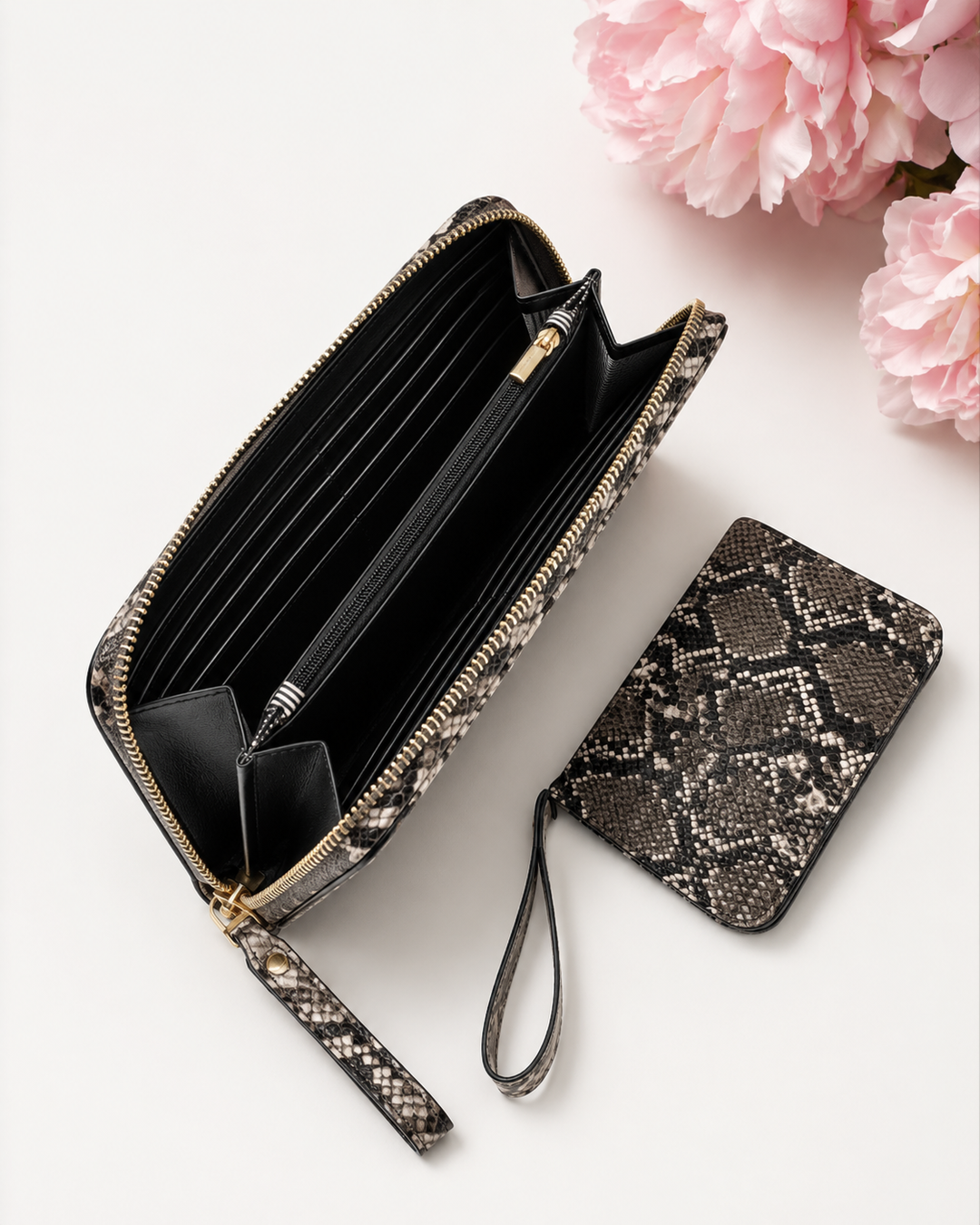Travel large purse snakeprint with matching passport case