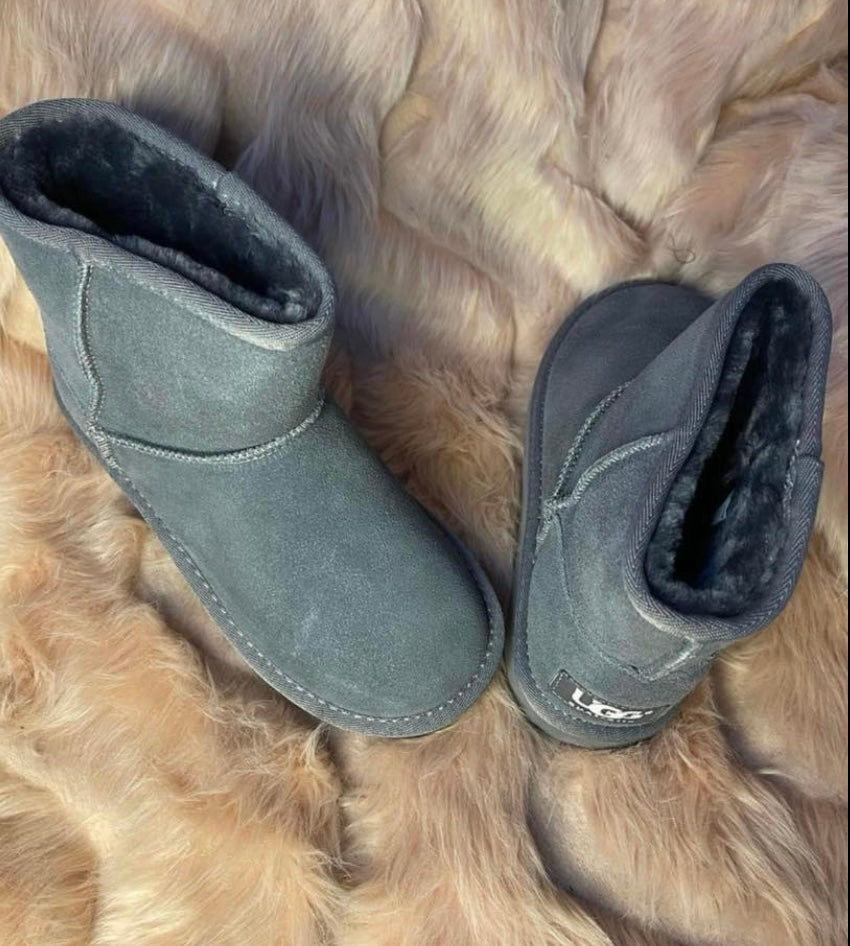 Children’s grey snug boots