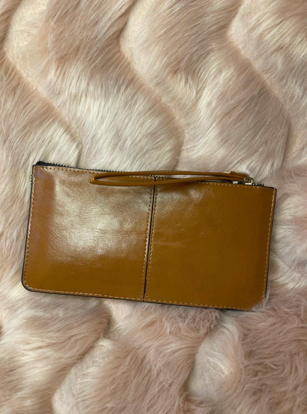 A mustard expandable silver detail purse 