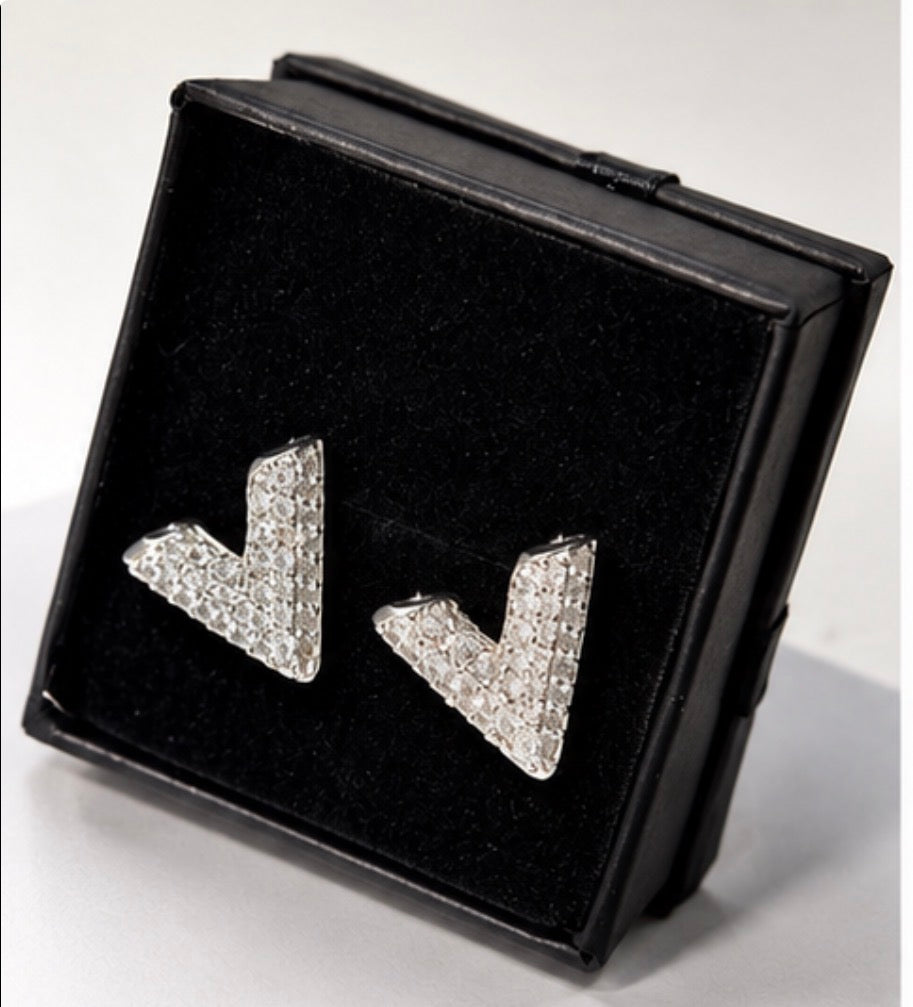 Pair of silver crystal V-shaped stud earrings 