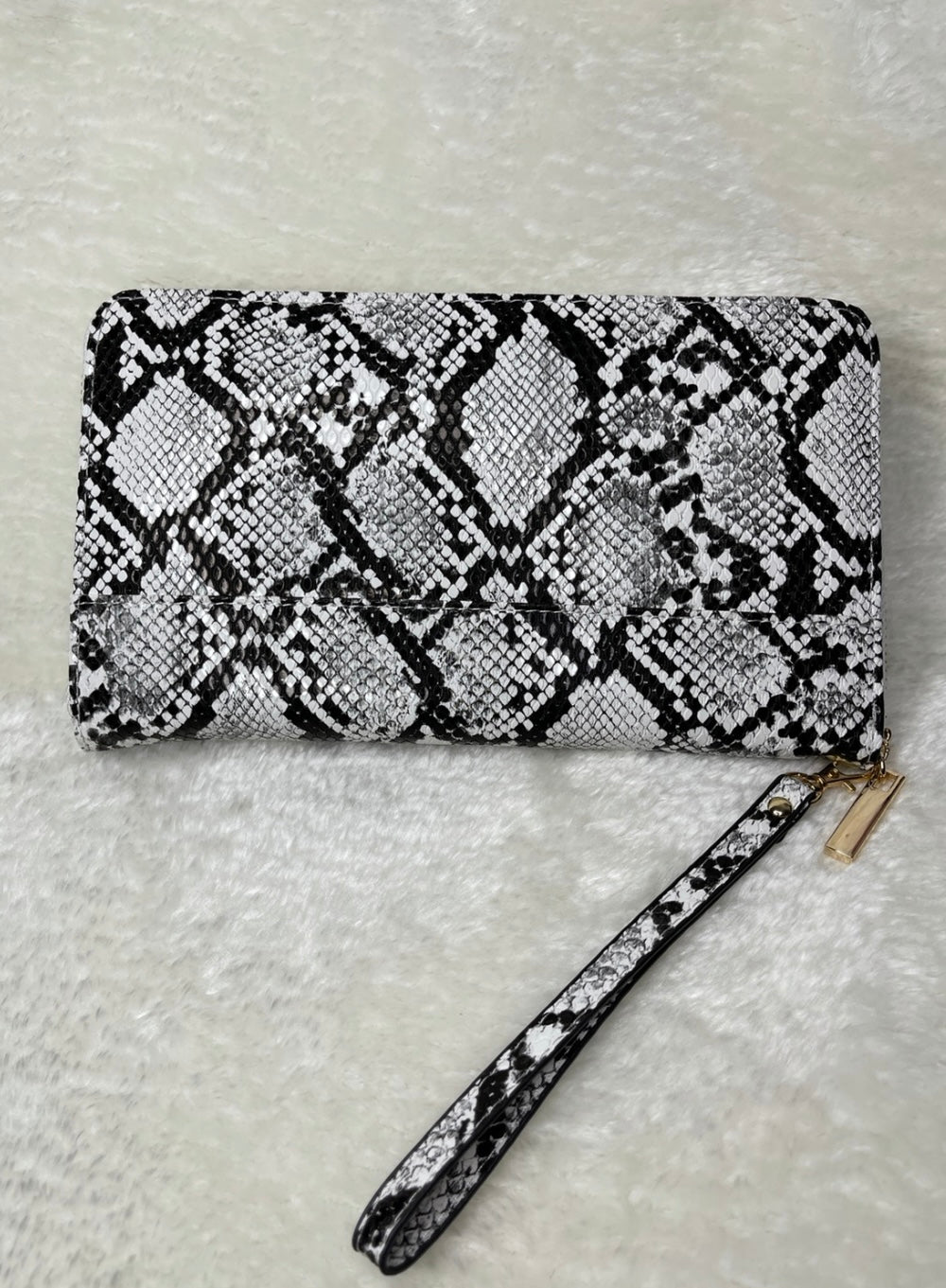 Travel large purse snakeprint with matching passport case