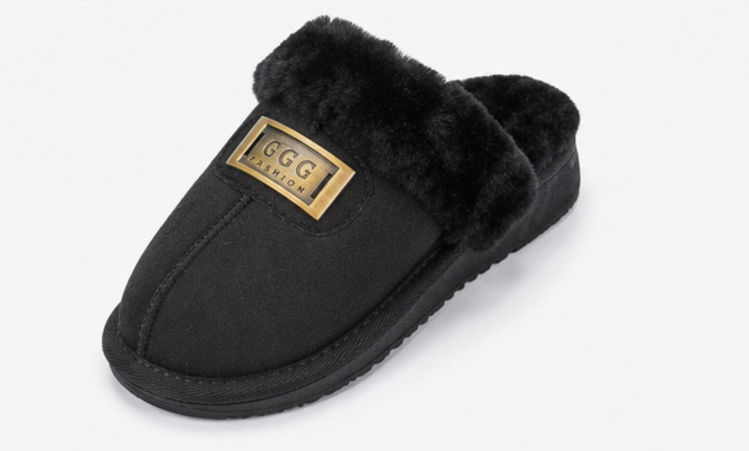 Kids open-back fur-lined slippers in black and brown with soft plush trim