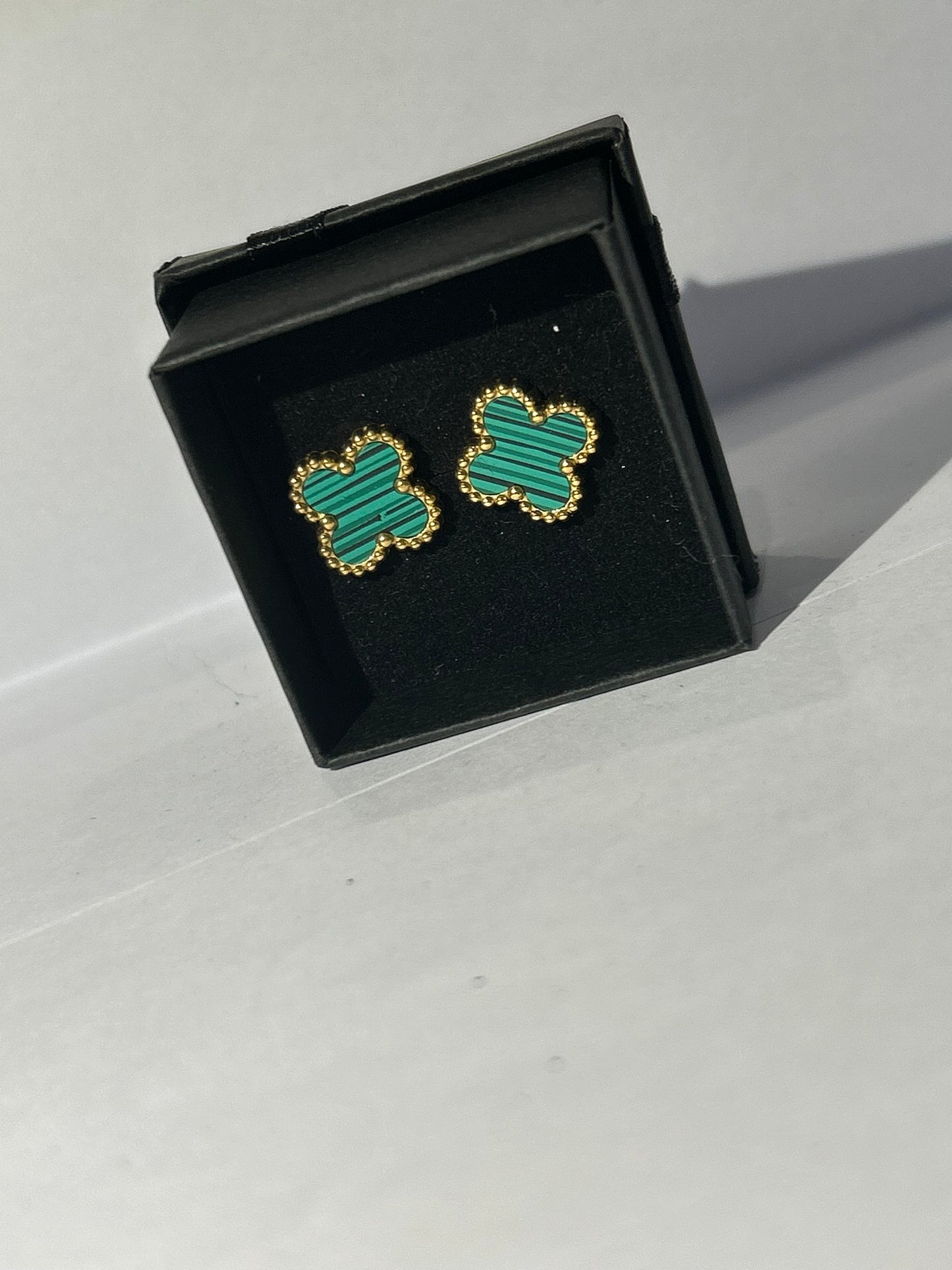 Green clover earrings