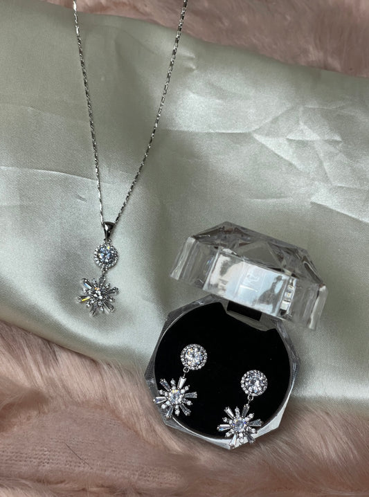 Snow flake star earring and necklace set