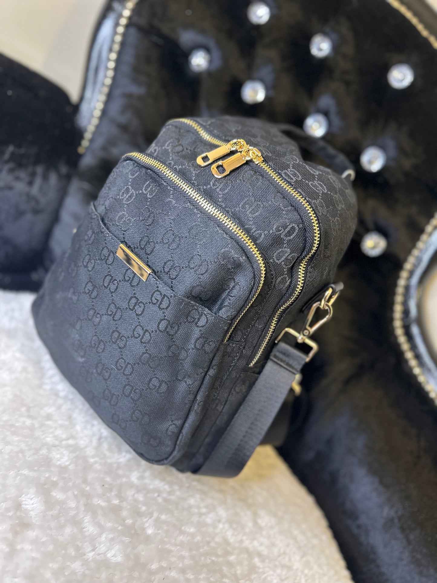 Small 00 style gold detailed rucksack