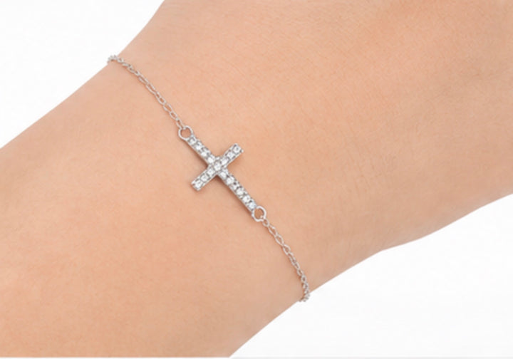 Silver crystal side pendant bracelet with delicate chain and adjustable fastening