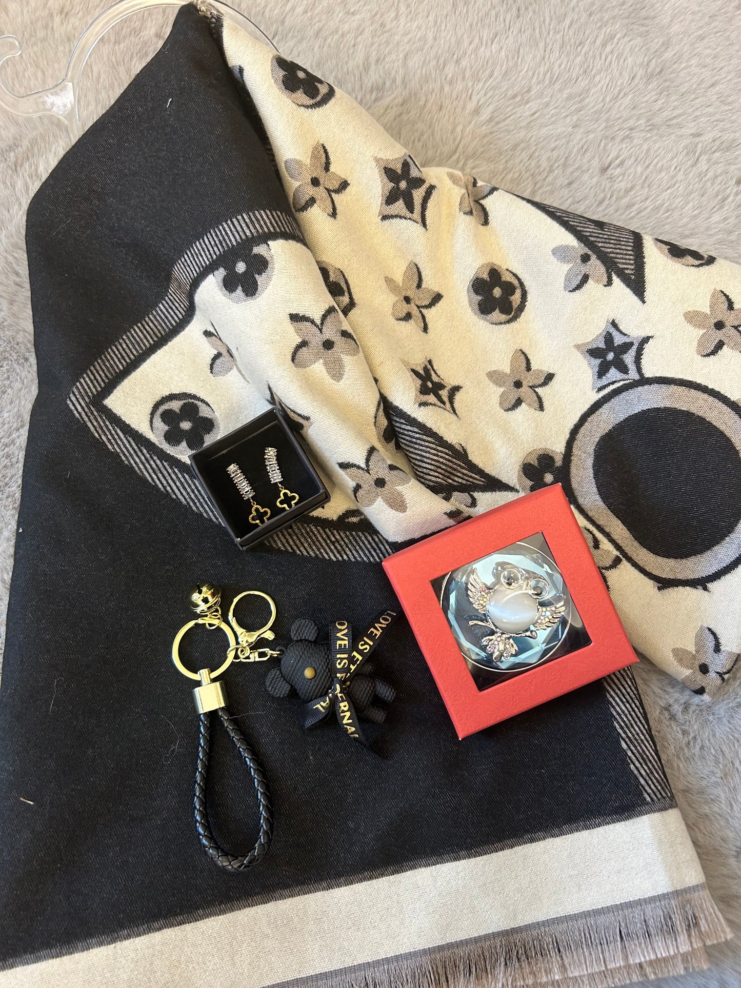 Scarf bundle box