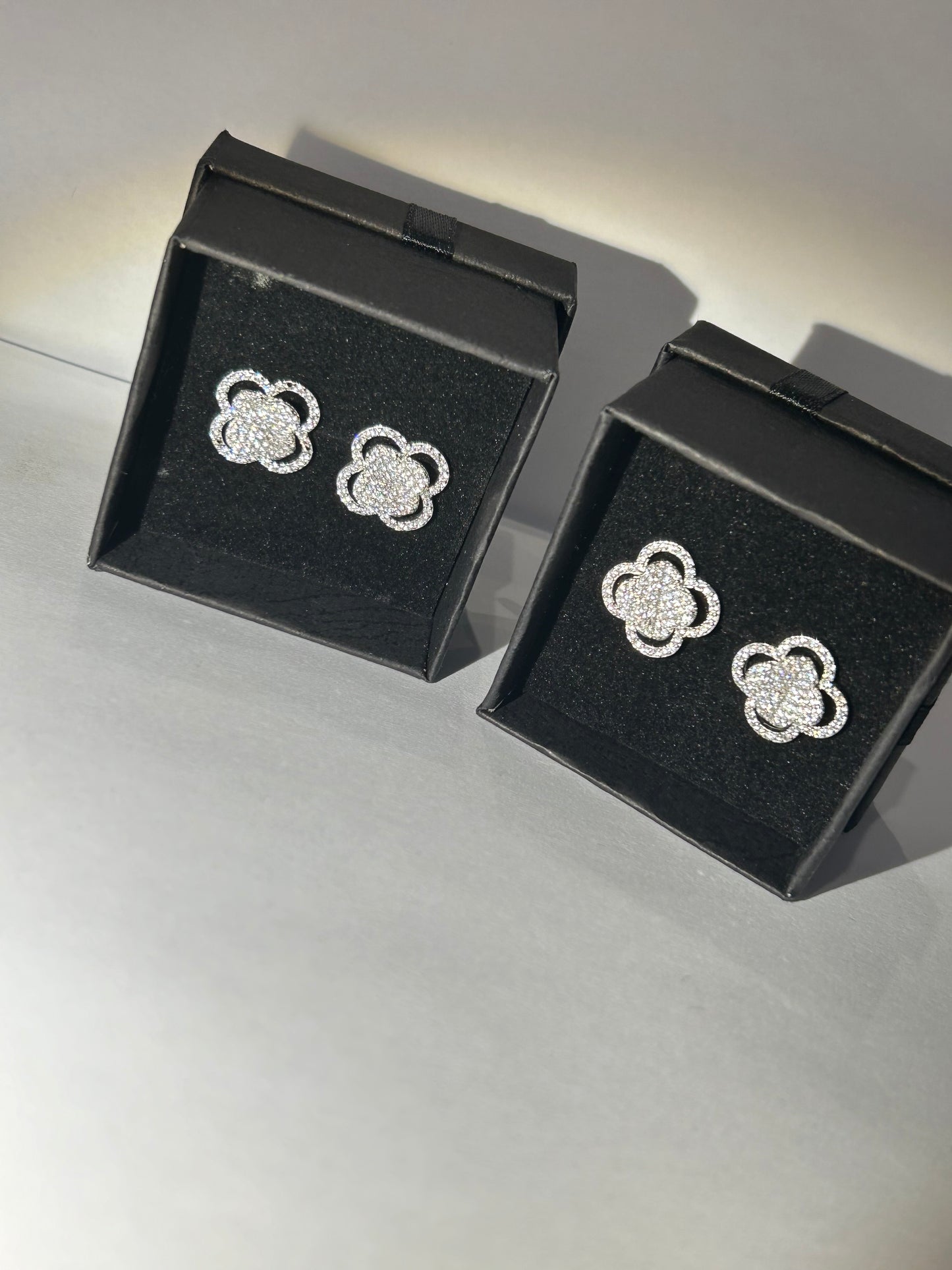 Silver clover earrings