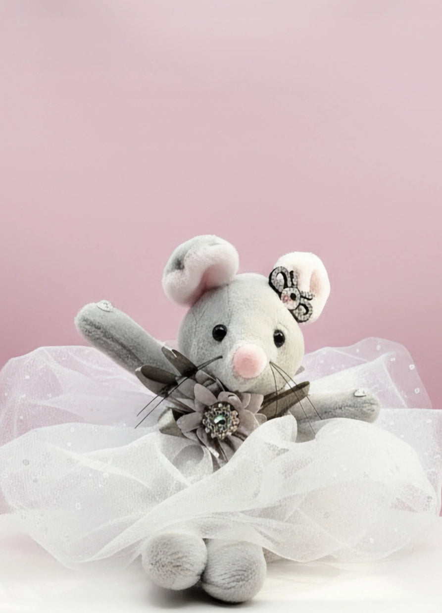 Grey mouse teddy keyring 