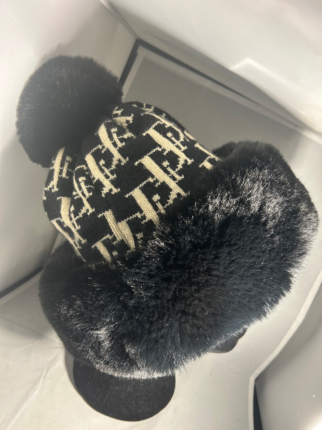 Women’s faux fur hats