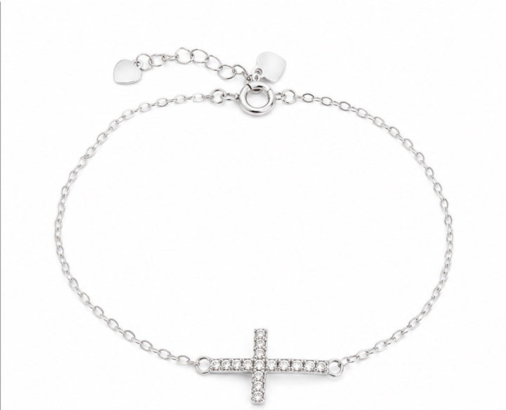 Silver crystal side pendant bracelet with delicate chain and adjustable fastening
