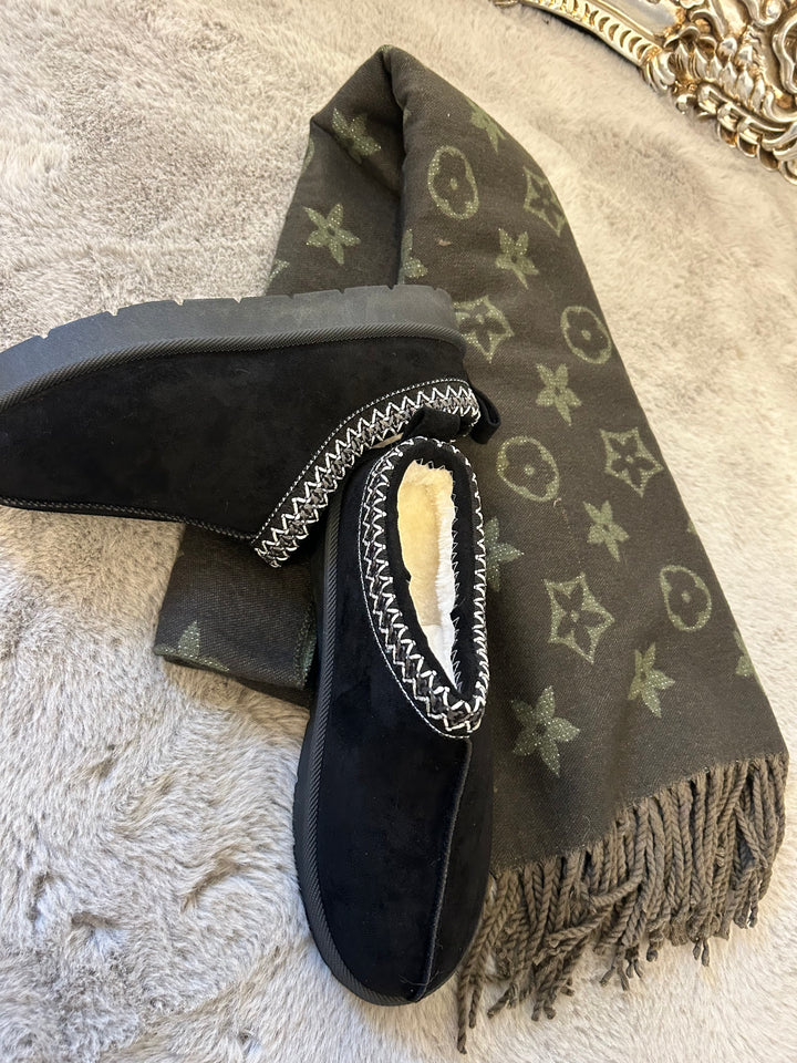 Tazz Slippers and scarf bundle