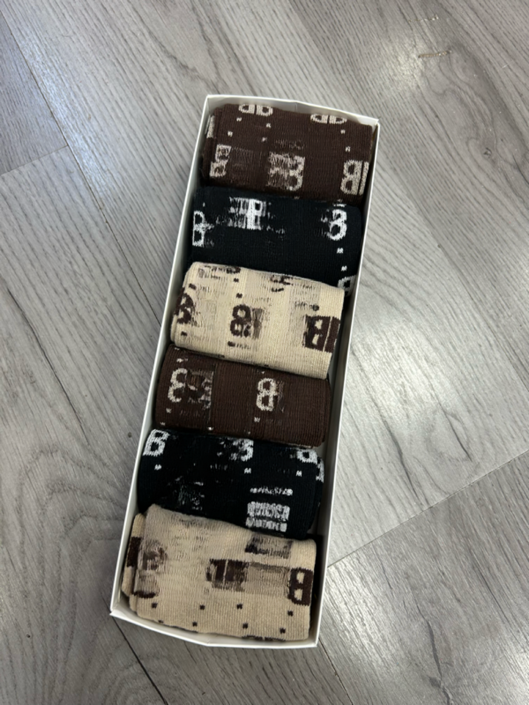 box pack of 6 socks 