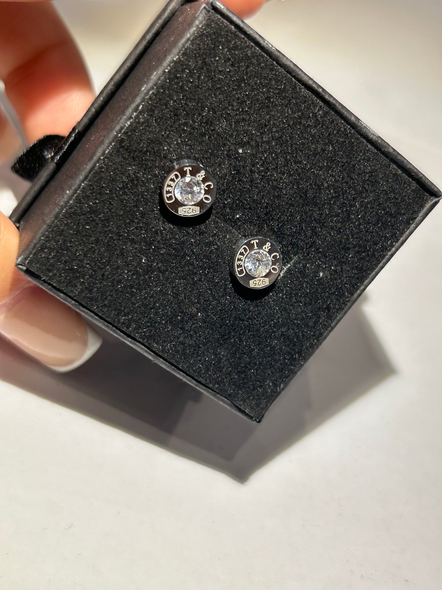 Small stud crystal earrings