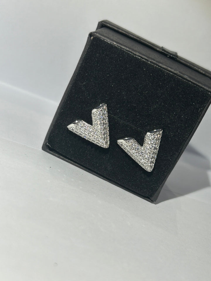 Crystal detailed v earrings